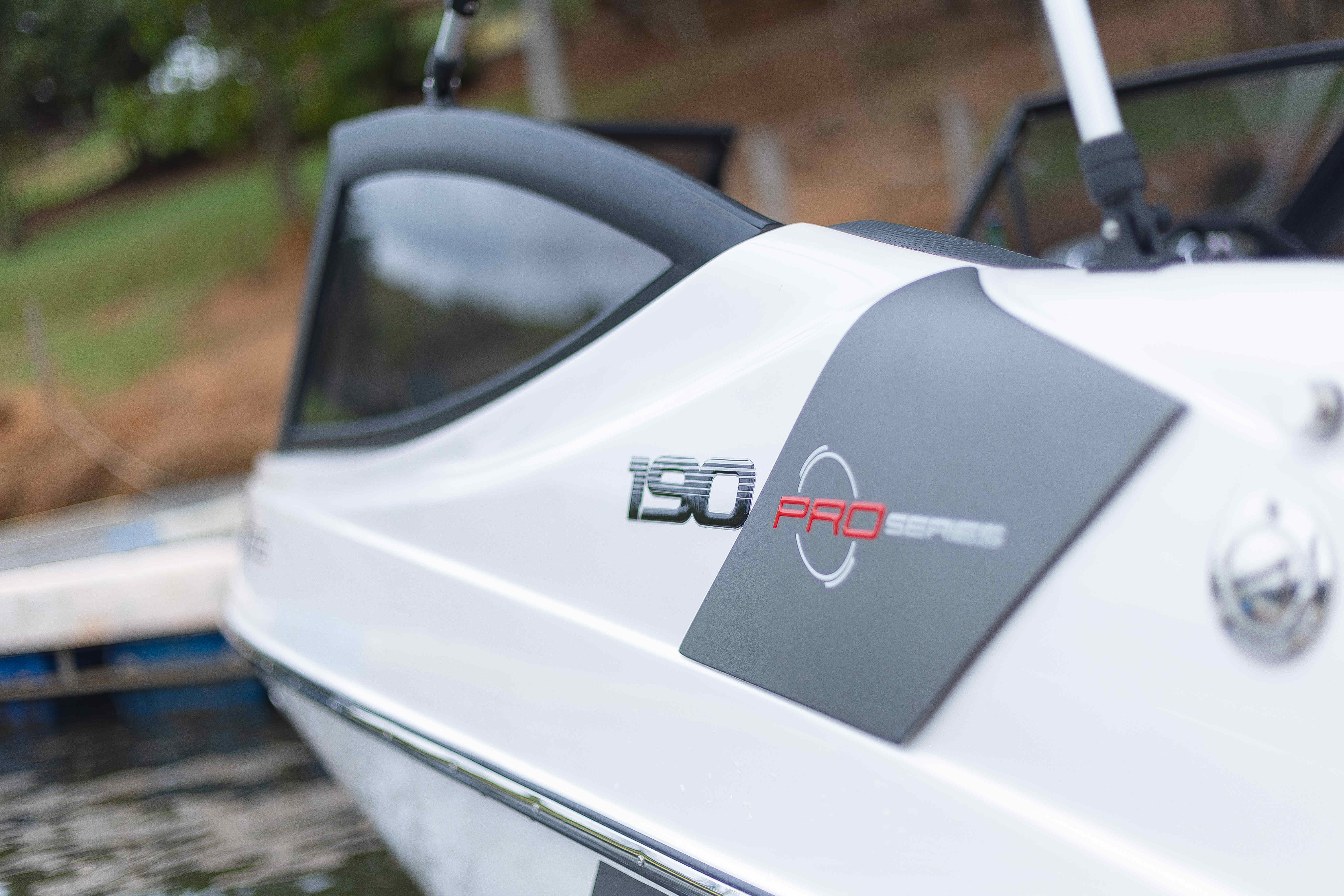 Conheça a compacta premium 190 Pro Series: lançamento da Ross Mariner